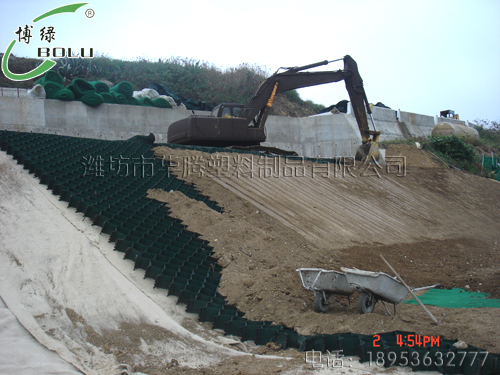 公路土工格室邊坡防護施工案例